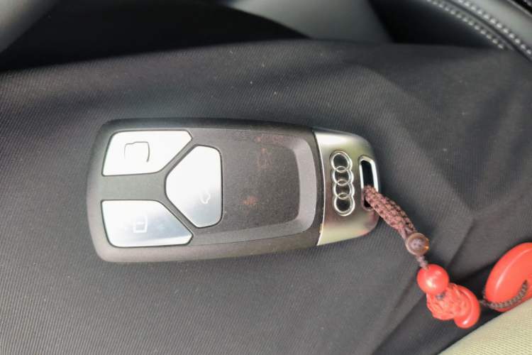 Used Audi Q5L 2025 quattro 45th Anniversary Edition 45 TFSI Luxury Dynamic Model Vehicle Key