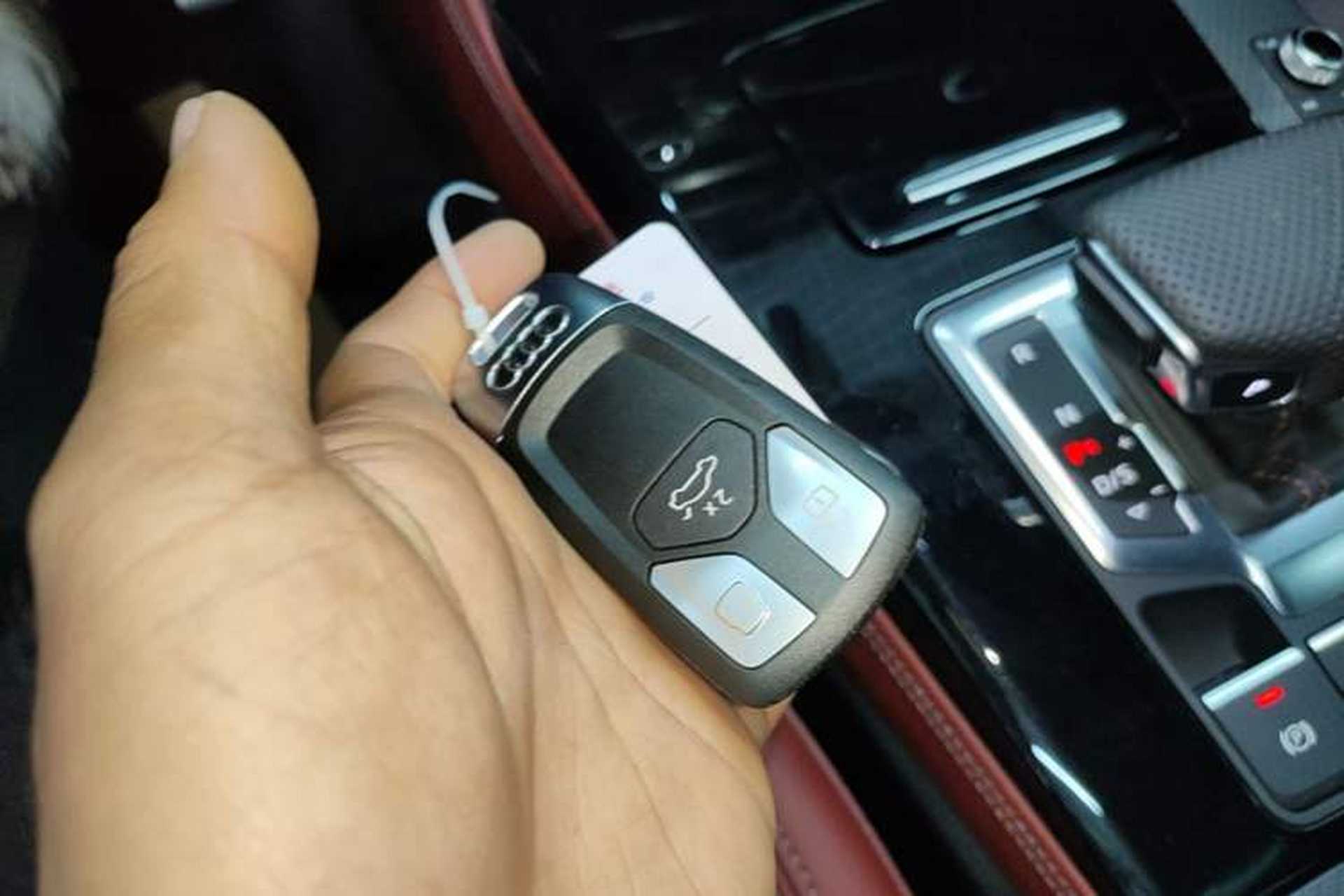 Used Audi Q5L 2025 quattro 45th Anniversary Edition 40 TFSI Luxury Dynamic Model Vehicle Key