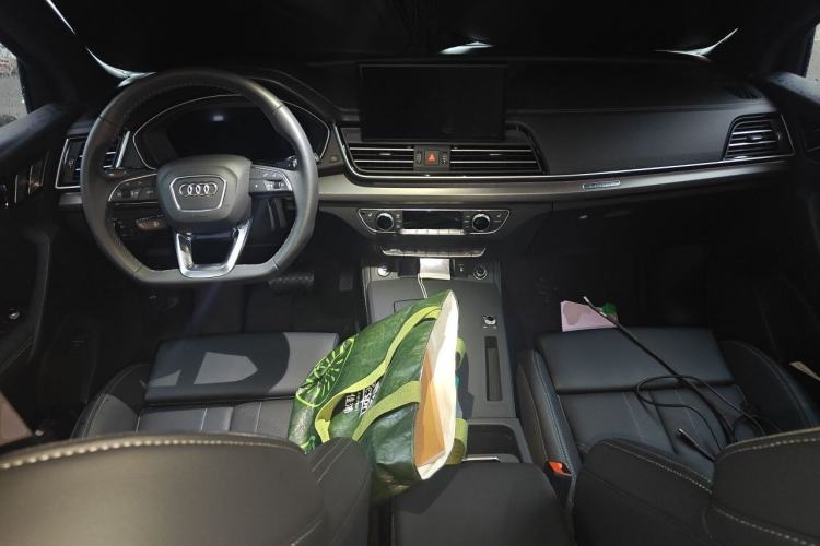 Used Audi Q5L 2025 Facelift 45th Anniversary Collector's Edition 40 TFSI Luxury Dynamic Version Center Console