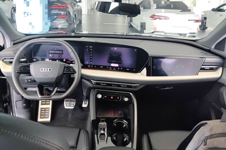 Used Audi Q5L 2026 150kW Smart Hybrid Luxury Edition Center Console