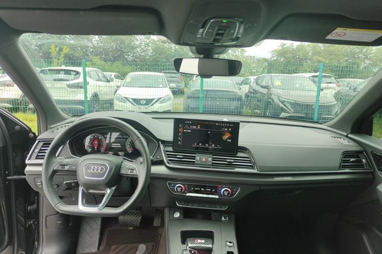 Used Audi Q5L 2025 Facelift 45th Anniversary Collector's Edition 40 TFSI Luxury Dynamic Version Center Console