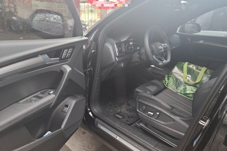 Used Audi Q5L 2025 Facelift 45th Anniversary Collector's Edition 40 TFSI Luxury Dynamic Version Driver Seat
