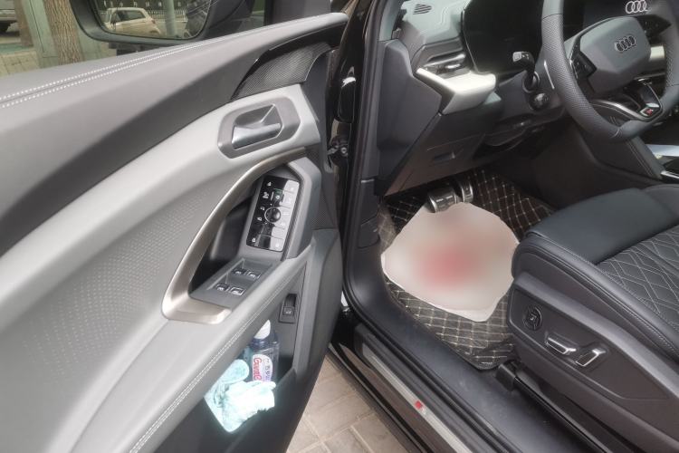 Used Audi Q5L 2026 Model Range: Exclusive Edition for 10 Million Users Driver Seat