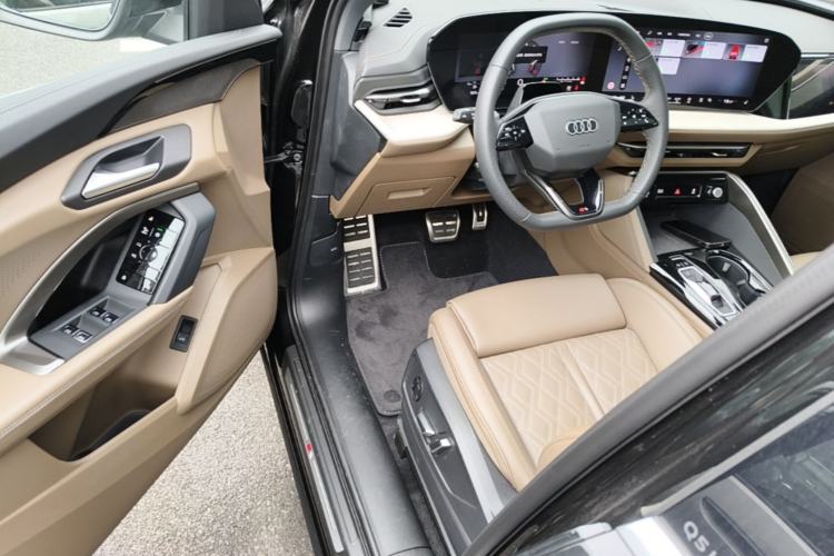 Used Audi Q5L 2026 150kW Smart Hybrid Luxury Edition Driver Seat