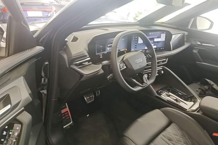 Used Audi Q5L 2026 Model Range: Intelligent Hybrid Premium Edition Driver Seat