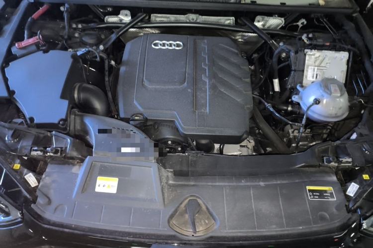 Used Audi Q5L 2025 Facelift 45th Anniversary Collector's Edition 45 TFSI Luxury Dynamic Version Engine Bay
