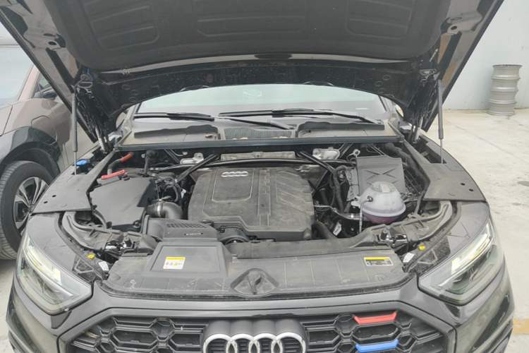 Used Audi Q5L 2025 Facelift 45th Anniversary Collector's Edition 40 TFSI Luxury Dynamic Version Engine Bay