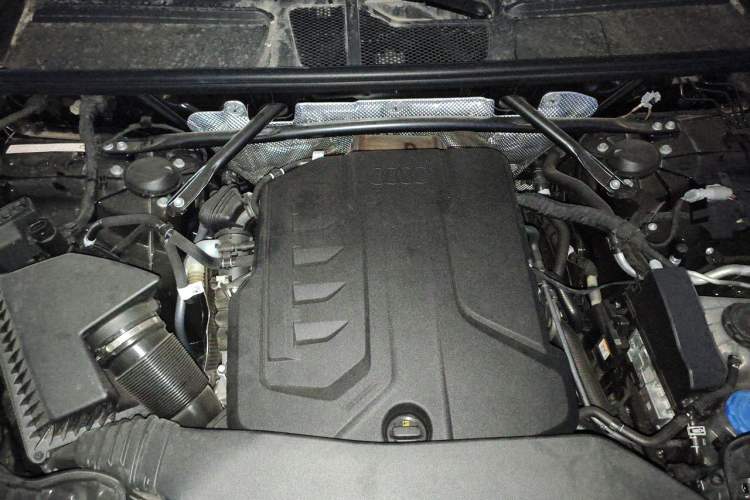 Used Audi Q5L 2026 150kW Smart Hybrid Luxury Edition Engine Bay