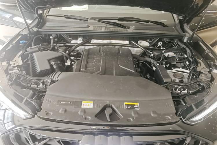 Used Audi Q5L 2026 Model Range: Intelligent Hybrid Premium Edition Engine Bay