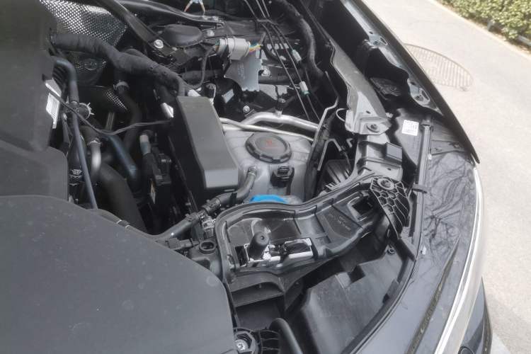 Used Audi Q5L 2026 Model Range: Exclusive Edition for 10 Million Users Engine Bay Left