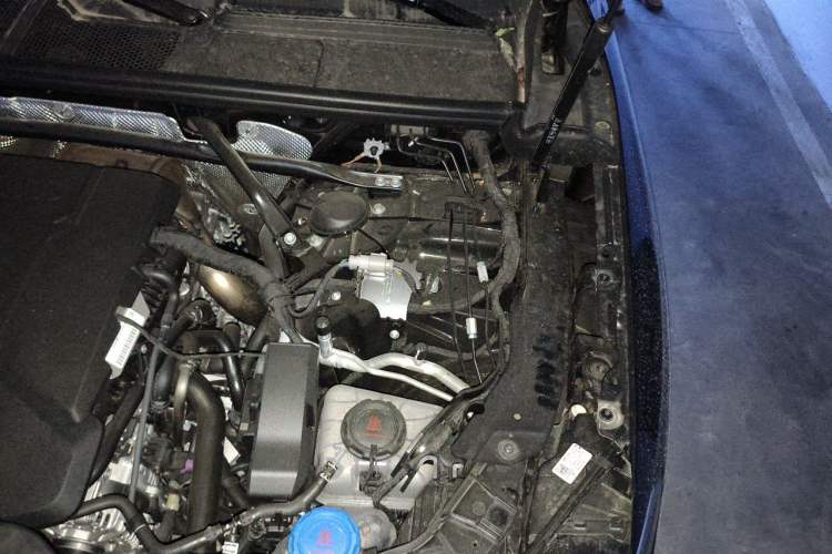 Used Audi Q5L 2026 150kW Smart Hybrid Luxury Edition Engine Bay Left