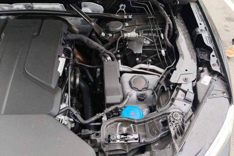 Used Audi Q5L 2026 Model Range: Exclusive Edition for 10 Million Users Engine Bay Left