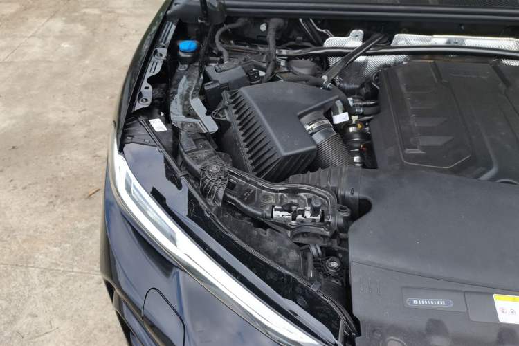 Used Audi Q5L 2026 Model Range: Intelligent Hybrid Premium Edition Engine Bay Right