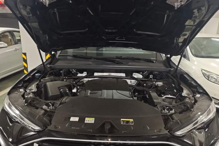 Used Audi Q5L 2026 150kW Smart Hybrid Luxury Edition Engine Bay