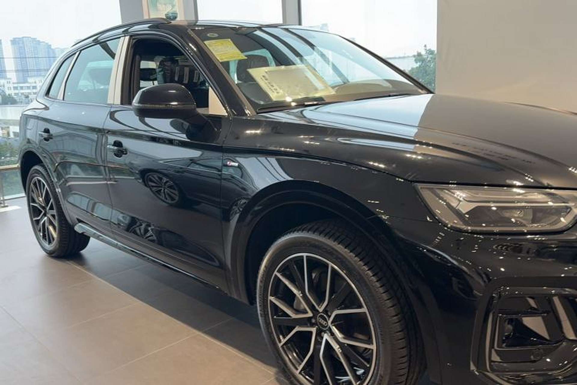 Used Audi Q5L 2025 Facelift 45th Anniversary Collector's Edition 40 TFSI Luxury Dynamic Version Exterior 2