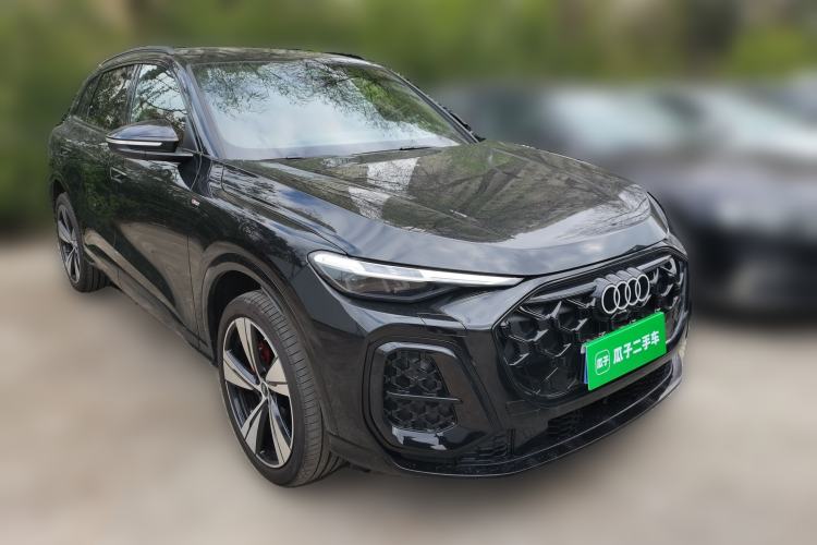 Used Audi Q5L 2026 Model Range: Intelligent Hybrid Premium Edition Front Right 45 Deg