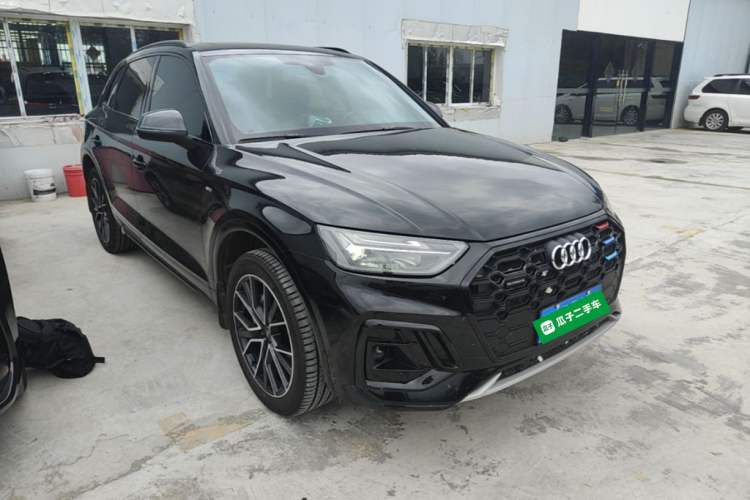 Used Audi Q5L 2025 Facelift 45th Anniversary Collector's Edition 40 TFSI Luxury Dynamic Version Front Right 45 Deg
