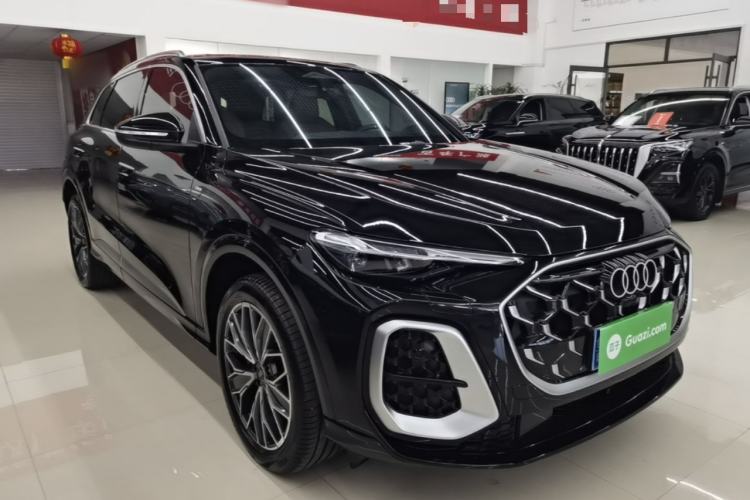 Used Audi Q5L 2026 150kW Smart Hybrid Luxury Edition Front Right 45 Deg