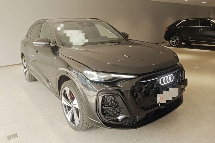 Used Audi Q5L 2026 Model Range: Intelligent Hybrid Premium Edition Front Right 45 Deg