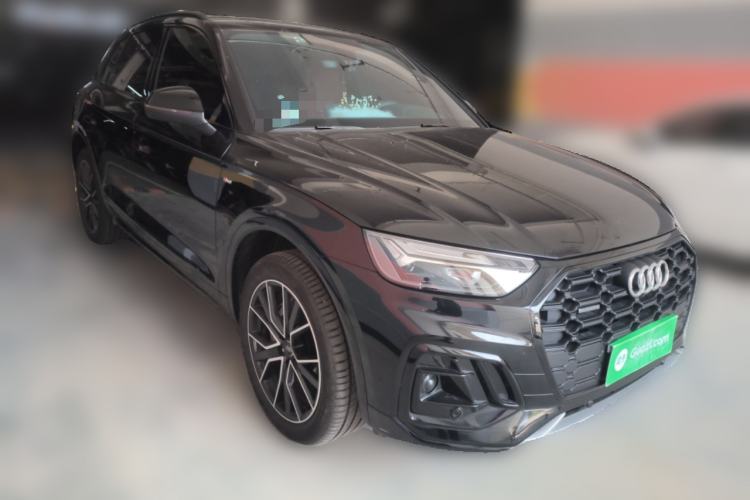 Used Audi Q5L 2025 Facelift 45th Anniversary Collector's Edition 40 TFSI Luxury Dynamic Version Front Right 45 Deg