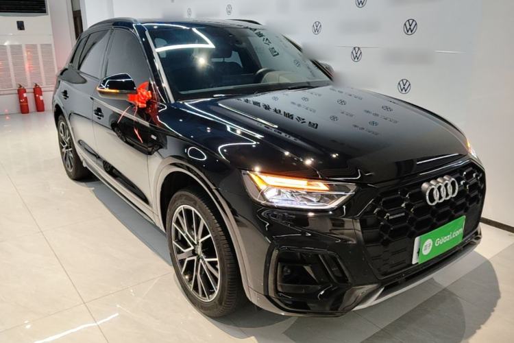 Used Audi Q5L 2025 Facelift 45th Anniversary Collector's Edition 40 TFSI Luxury Dynamic Version Front Right 45 Deg