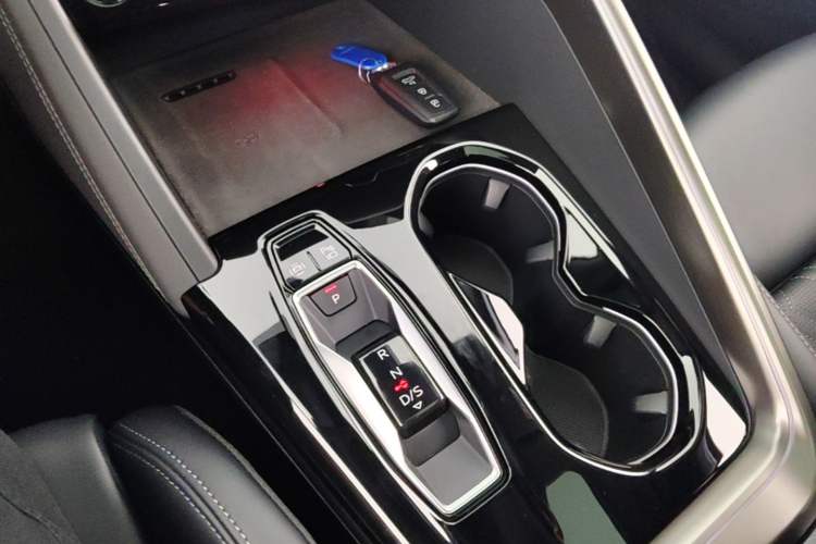 Used Audi Q5L 2026 150kW Smart Hybrid Luxury Edition Gear Lever