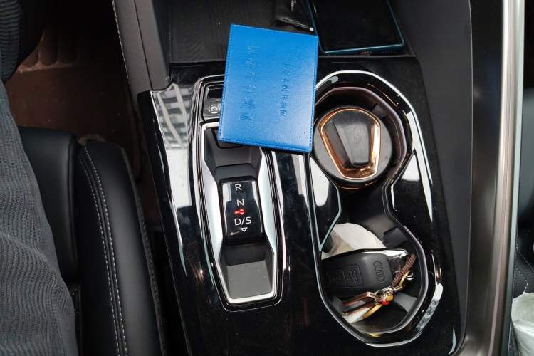 Used Audi Q5L 2026 Model Range: Exclusive Edition for 10 Million Users Gear Lever