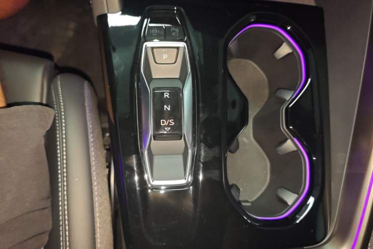 Used Audi Q5L 2026 150kW Smart Hybrid Luxury Edition Gear Lever
