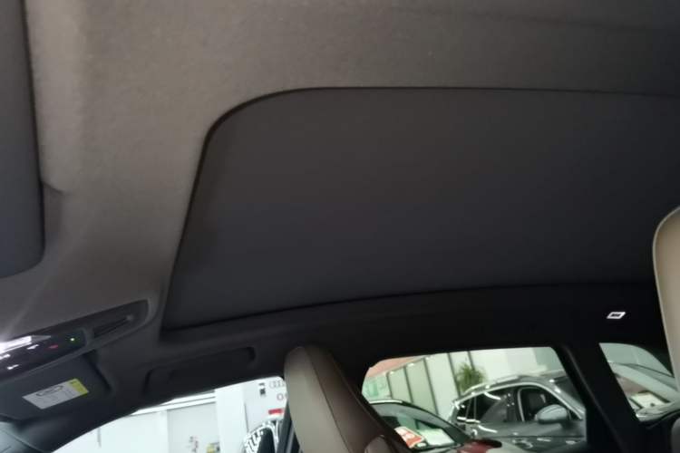 Used Audi Q5L 2026 150kW Smart Hybrid Luxury Edition Headliner