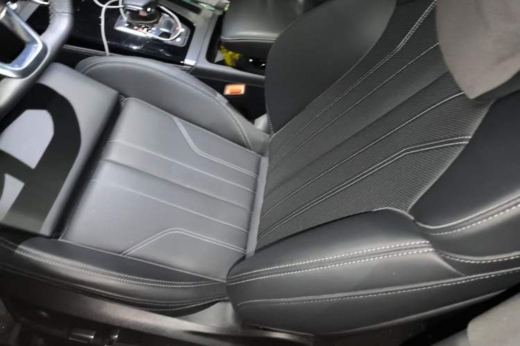 Used Audi Q5L 2025 Facelift 45th Anniversary Collector's Edition 45 TFSI Luxury Dynamic Version Left Front Seat