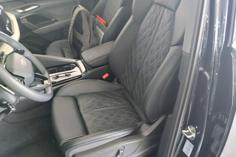 Used Audi Q5L 2026 150kW Smart Hybrid Luxury Edition Left Front Seat