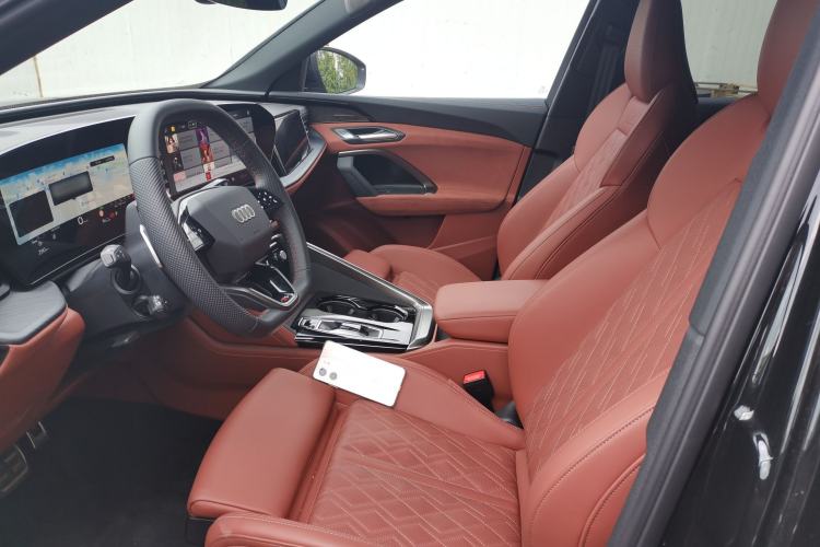 Used Audi Q5L 2026 Model Range: Intelligent Hybrid Premium Edition Left Front Seat