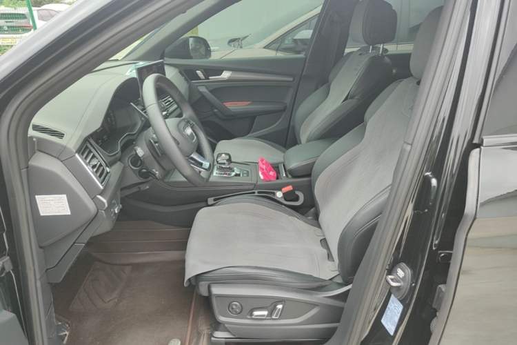 Used Audi Q5L 2025 Facelift 45th Anniversary Collector's Edition 40 TFSI Luxury Dynamic Version Left Front Seat