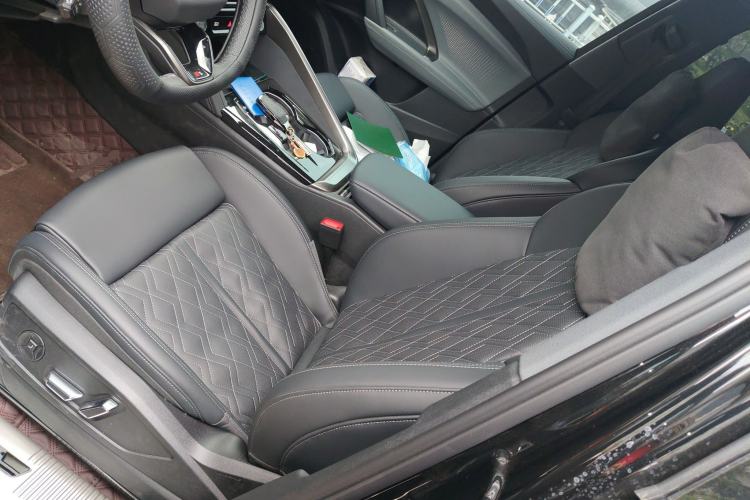 Used Audi Q5L 2026 Model Range: Exclusive Edition for 10 Million Users Left Front Seat