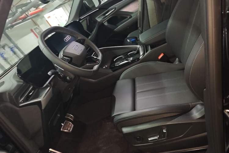 Used Audi Q5L 2026 150kW Smart Hybrid Luxury Edition Left Front Seat