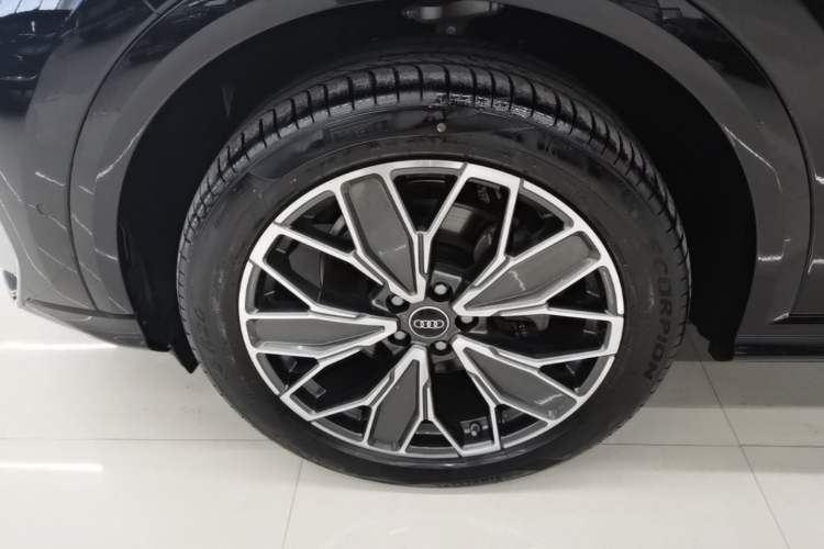 Used Audi Q5L 2026 150kW Smart Hybrid Luxury Edition Left Front Wheel Hub