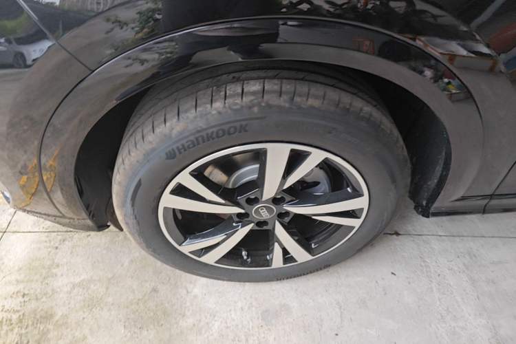 Used Audi Q5L 2026 150kW Smart Hybrid Luxury Edition Left Front Wheel Hub