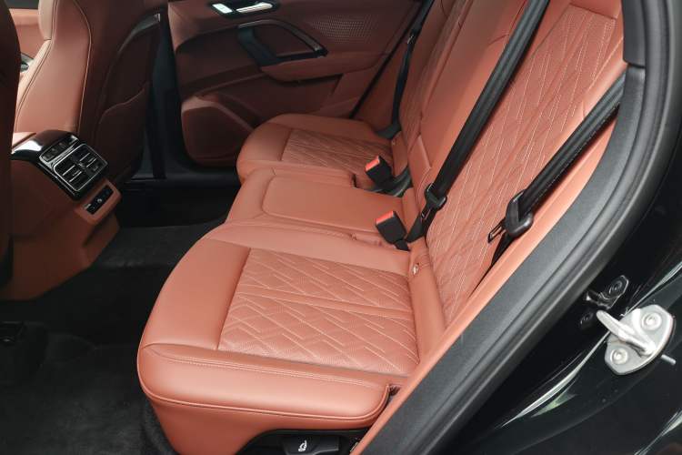 Used Audi Q5L 2026 Model Range: Intelligent Hybrid Premium Edition Left Rear Seat