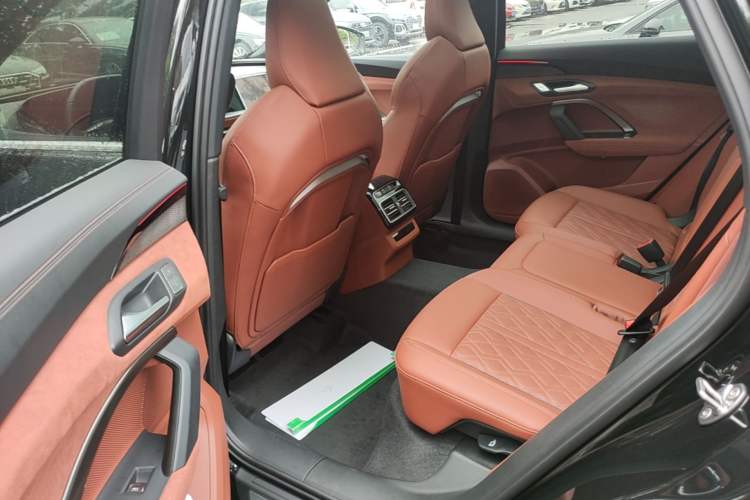 Used Audi Q5L 2026 150kW Smart Hybrid Luxury Edition Left Rear Seat
