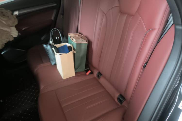 Used Audi Q5L 2025 Facelift 45th Anniversary Collector's Edition 40 TFSI Luxury Dynamic Version Left Rear Seat