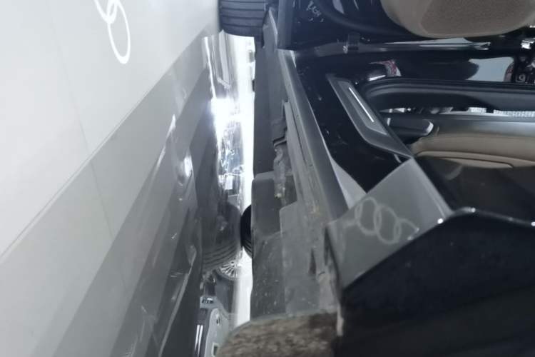 Used Audi Q5L 2026 150kW Smart Hybrid Luxury Edition Left Side Sill