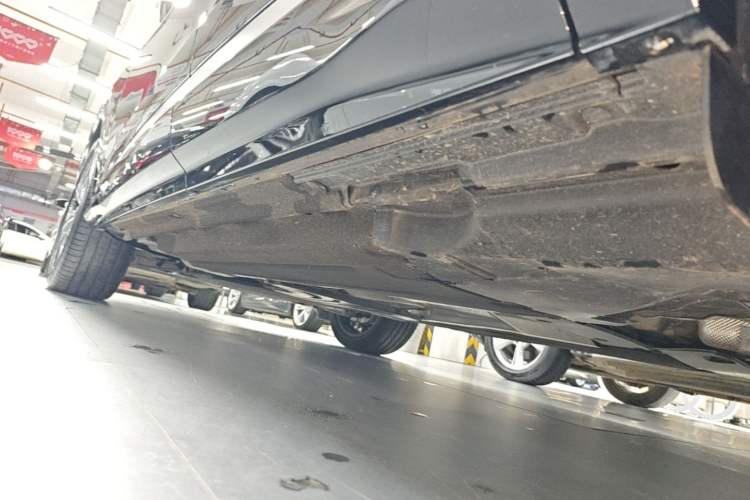 Used Audi Q5L 2026 Model Range: Exclusive Edition for 10 Million Users Left Side Sill