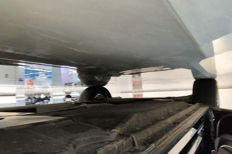 Used Audi Q5L 2025 Facelift 45th Anniversary Collector's Edition 40 TFSI Luxury Dynamic Version Left Side Sill