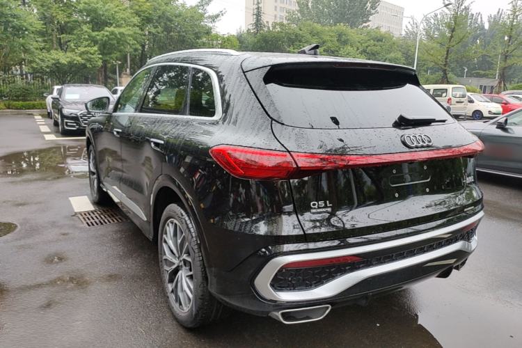 Used Audi Q5L 2026 150kW Smart Hybrid Luxury Edition Rear Left 45 Deg