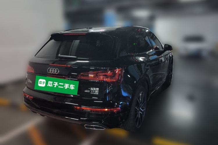Used Audi Q5L 2025 Facelift 45th Anniversary Collector's Edition 45 TFSI Luxury Dynamic Version Rear Right 45 Deg