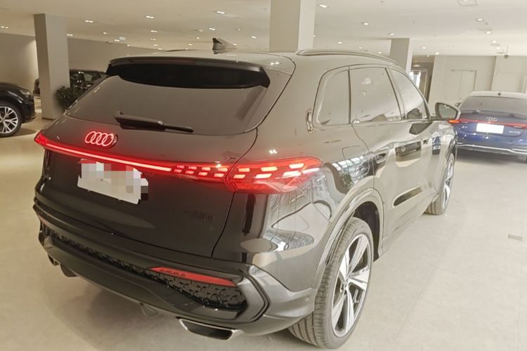 Used Audi Q5L 2026 Model Range: Intelligent Hybrid Premium Edition Rear Right 45 Deg
