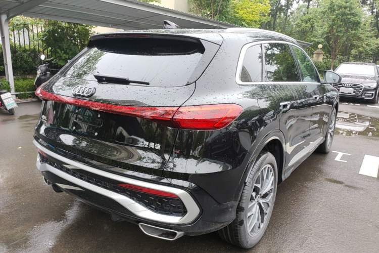 Used Audi Q5L 2026 150kW Smart Hybrid Luxury Edition Rear Right 45 Deg