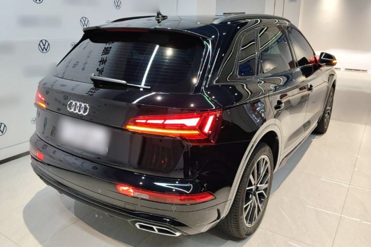 Used Audi Q5L 2025 Facelift 45th Anniversary Collector's Edition 40 TFSI Luxury Dynamic Version Rear Right 45 Deg