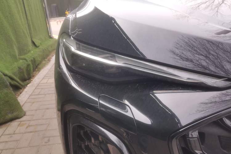 Used Audi Q5L 2026 Model Range: Exclusive Edition for 10 Million Users Right Front Headlight
