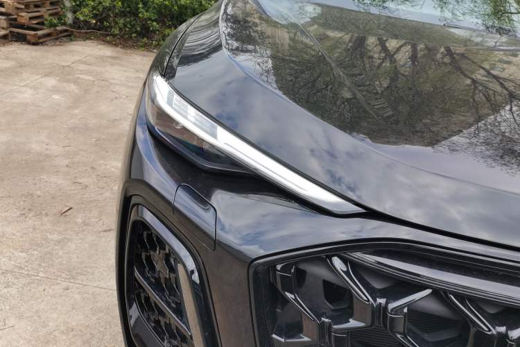 Used Audi Q5L 2026 Model Range: Intelligent Hybrid Premium Edition Right Front Headlight